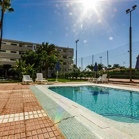 Pool View Apartment *