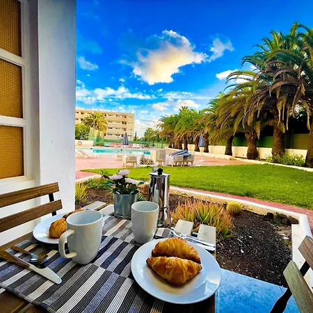 Pool View Apartment *